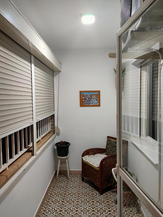 El Barquito Del Abuelo Apartment Malaga Luaran gambar