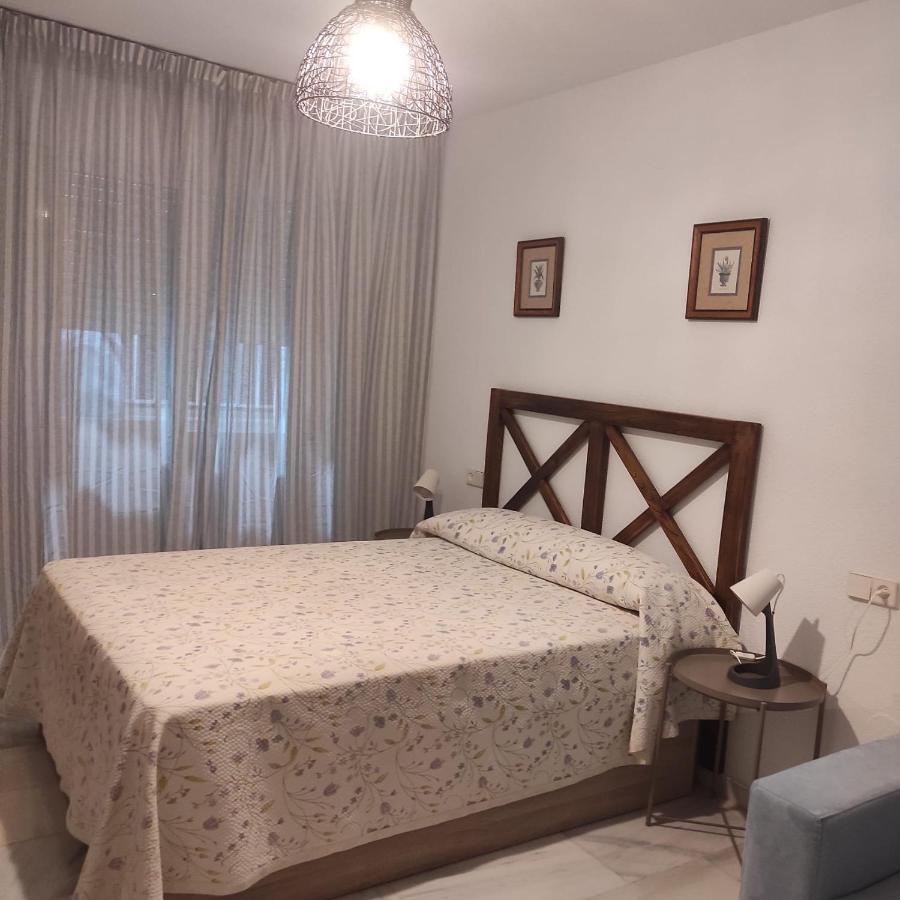 El Barquito Del Abuelo Apartment Malaga Luaran gambar
