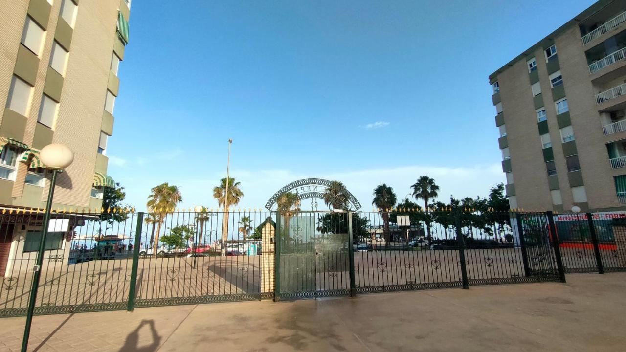 El Barquito Del Abuelo Apartment Malaga Luaran gambar